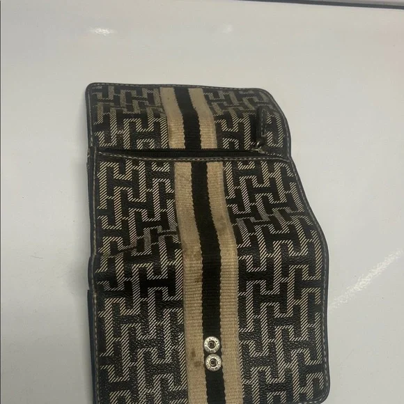 Black and Cream Patterned Wallet - Picture 5 of 5